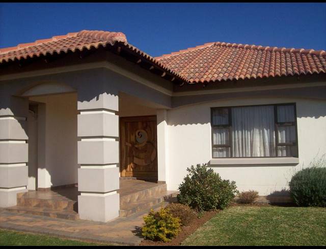4 BEDROOM HOUSE FOR SALE IN VANDERBIJLPARK SE 8